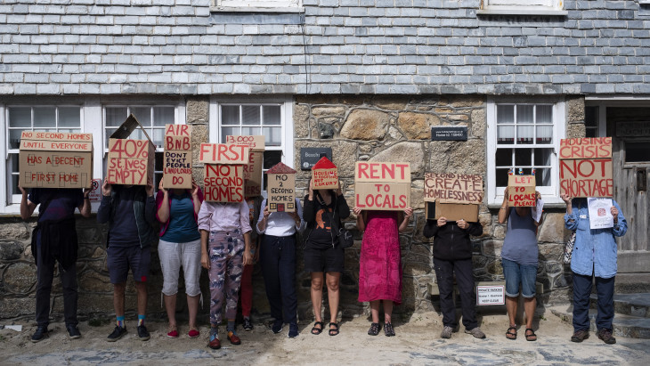 „Magyarországon igenis lakhatási válság van, hiába tagadja bárki"