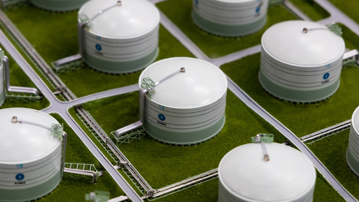 Későbbre tolja a kormány a rezsivédelem egyik kulcselemének felülvizsgálatát