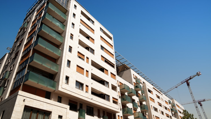 Belenyúl a kormány az Otthon Startba és a CSOK Pluszba: soha nem látott lehetőségek nyílnak meg a lakásvásárlók előtt