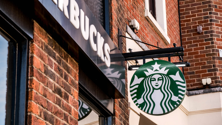 Minimális béremelést ad a Starbucks az USA-ban