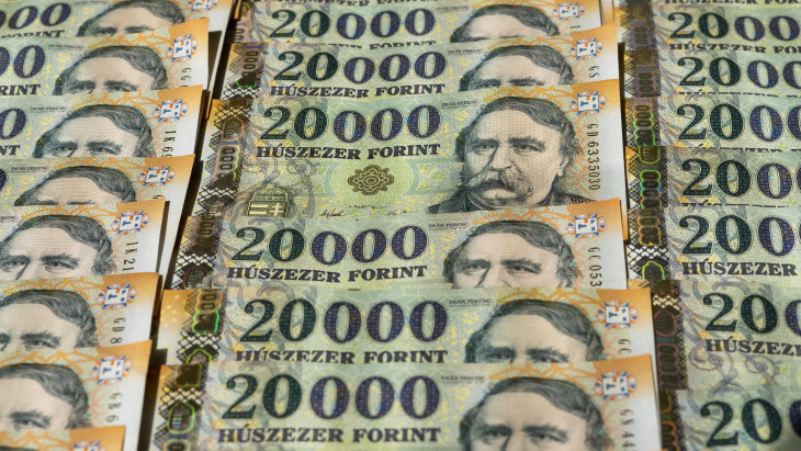 A lehetetlen szentháromság – Mi segíti és mi gyengíti a forintot?