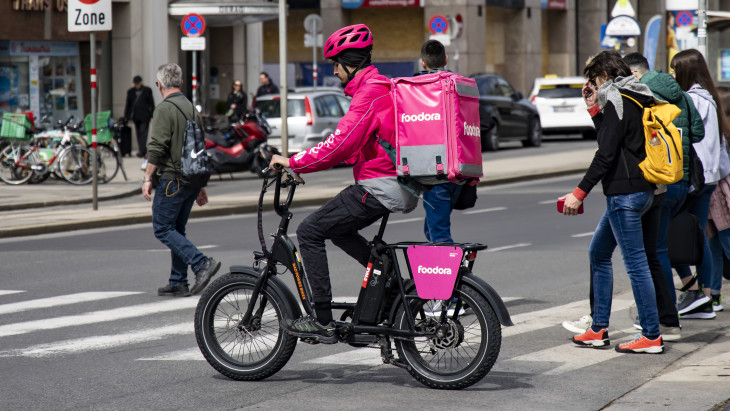 Szorongatja az éttermeket az osztrák Foodora, vizsgálat indult