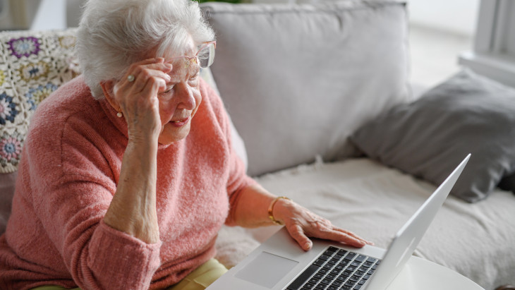 Nyugdíjasok, figyelem: még karácsony előtt megérkezhet az életmentő eszköz, ezt kell tenni érte