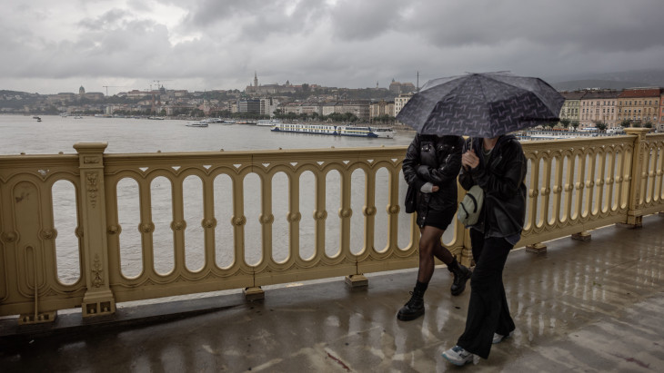 Kicsit még marad az ősz, örülhet a szomjas föld, de a hétvégén már a nap is megmutatja magát