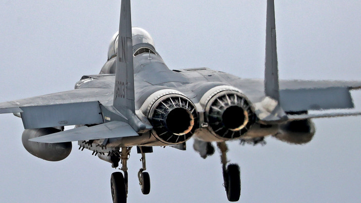 Amerika véres bosszút fogadott: megindultak az F-15-ösök és az A-10-es vadászgépek