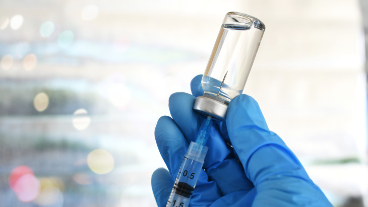 Oltások: Amerika csak akkor ad pénzt, ha kivezetnek bizonyos vakcinákat