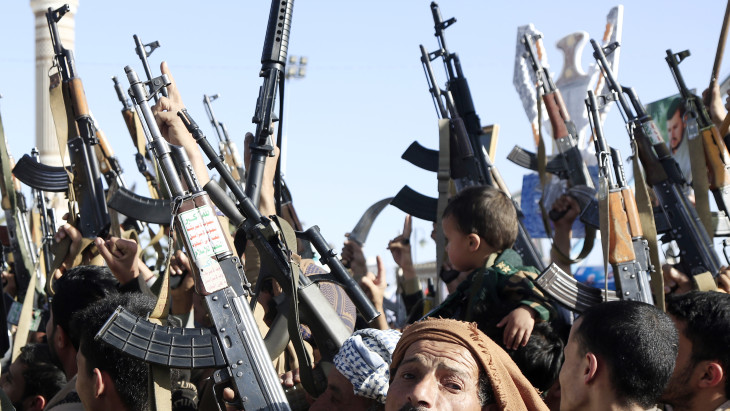 Fegyverszállítmány miatt tört ki a botrány: nagyon közel voltunk két olajhatalom háborújához?