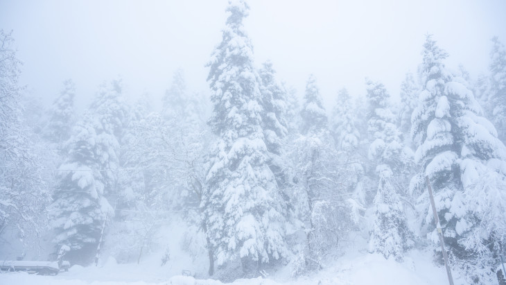 Kiadták a riasztásokat a hétvégére: az időjárás-előrejelzés szerint errefelé kell további havazásra készülni