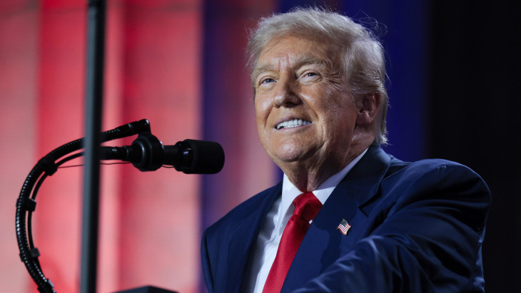 Donald Trump: a gyenge dollárral pokolian jól lehet keresni