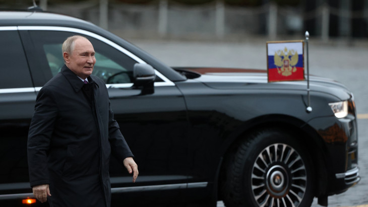 Putyin kemény üzenetet küldött a NATO-nak a moszkvai győzelmi parádén