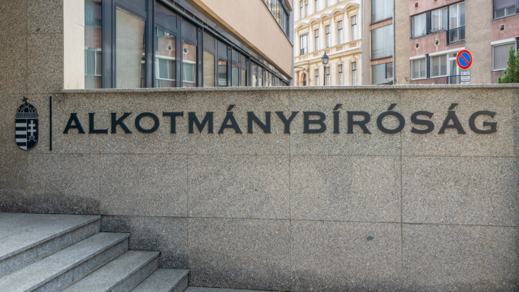 Alkotmánybírósághoz fordul az ingatlanfejlesztő, amely megelégelte a kormány új szabályait