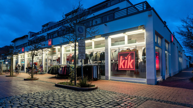 Tömeges boltbezárást jelentett be a Kik