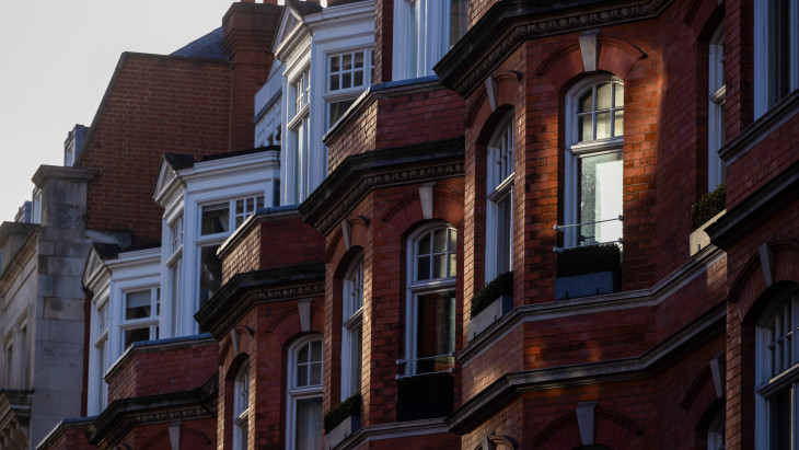 Két éve nem láttunk ilyet: nagyot esett a mutató, amire minden hiteles figyel Nagy-Britanniában