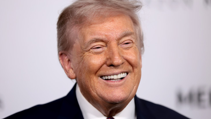 Kiderült az igazság Trump bevételeiről: pofátlanul meggazdagodott a kriptobizniszeiből