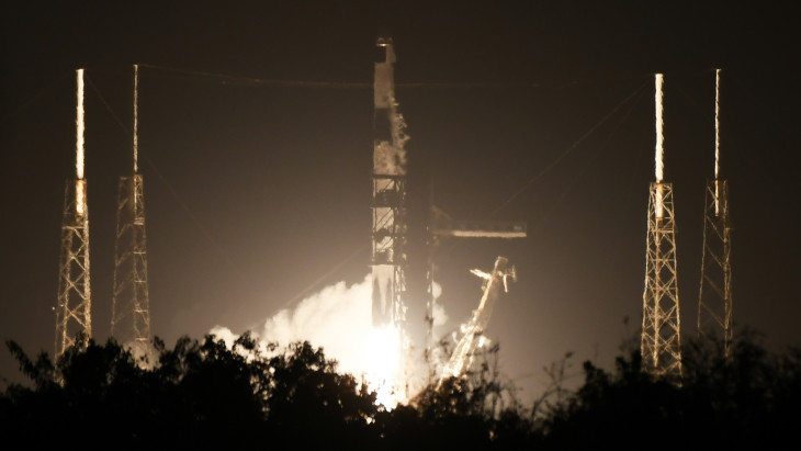 Elképesztő tervek derültek ki: saját vállalatát is letaszíthatja a trónról Elon Musk csúcscége