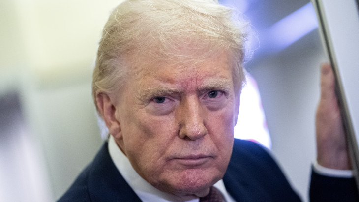 Trump meggondolta magát: hatalmas lépésre készülhet a Hormuzi-szorosnál