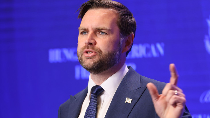 Borult a terv, J.D. Vance sietve távozott Magyarországról