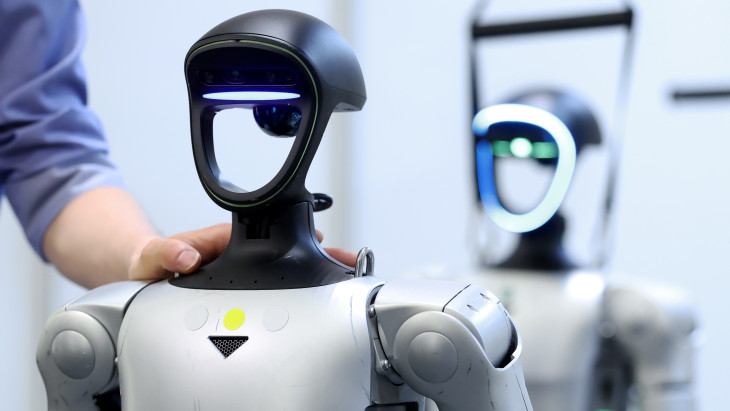Ez lehet a következő nagy robbanás: jönnek emberszerű robotok, és valaki nagyon meggazdagodik majd ezen