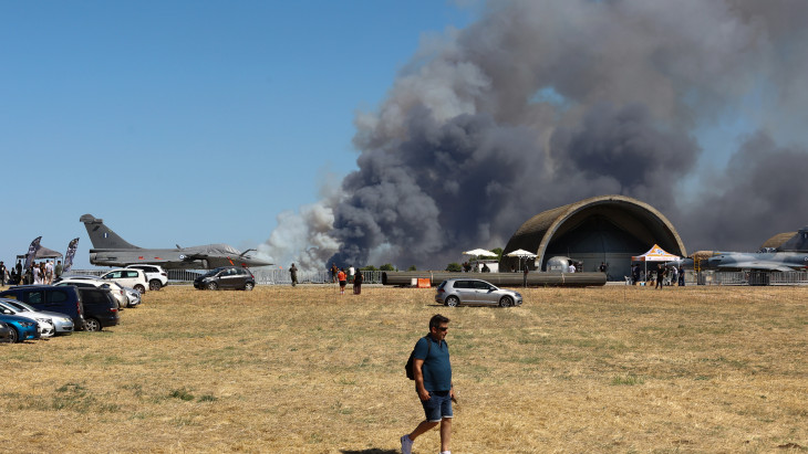 Hatalmas erőkkel keresik a pilótákat: lezuhant egy vadászgép a népszerű mediterrán országban