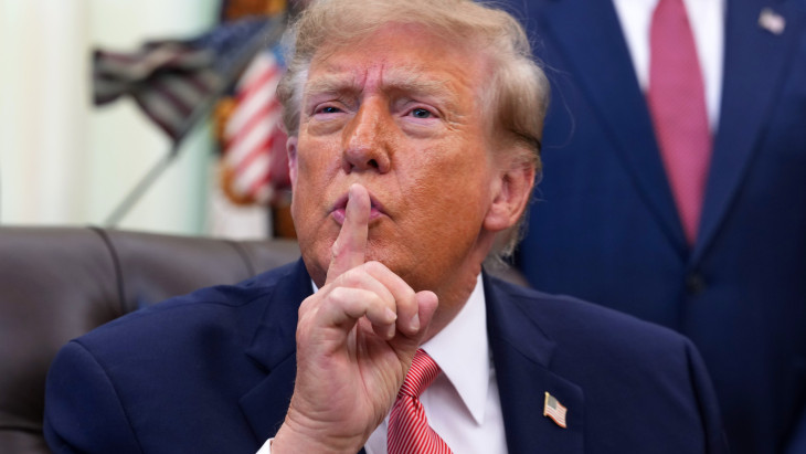 Teljesen elpattant Donald Trump: be fogja tiltani egy neki nem tetsző szó használatát