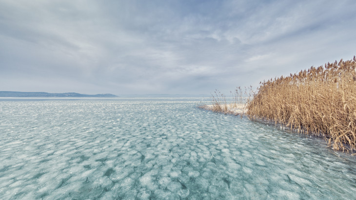 Figyelmeztetés érkezett a Balatonról: halálos veszélybe kerülhet, aki ezt nem veszi komolyan