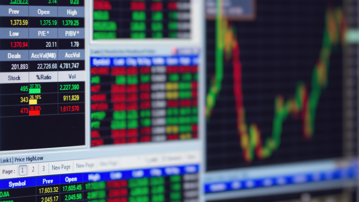 Vihar előtti csend a Wall Streeten - így zártak csütörtökön a tőzsdék