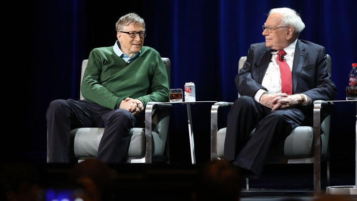 Warren Buffett váratlan lépése: milliárdoktól eshet el Bill Gates alapítványa az Epstein-szál miatt