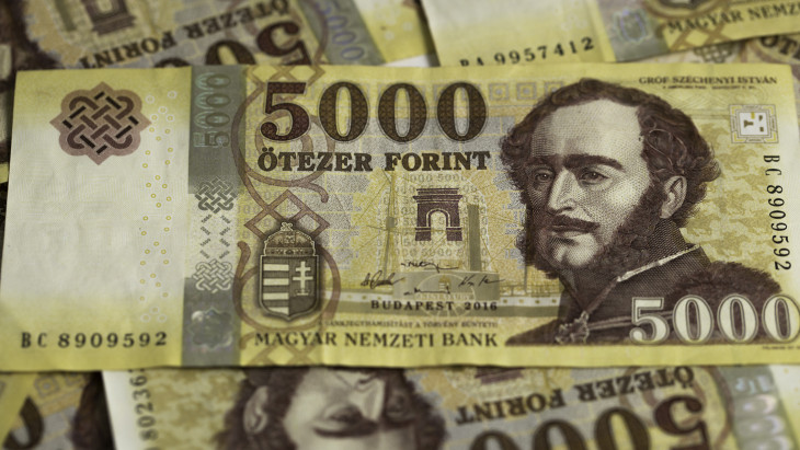 Tisza-kormány: eltörlik a kamarai hozzájárulást, vizsgálat indul Szijjártó Péter ügyében