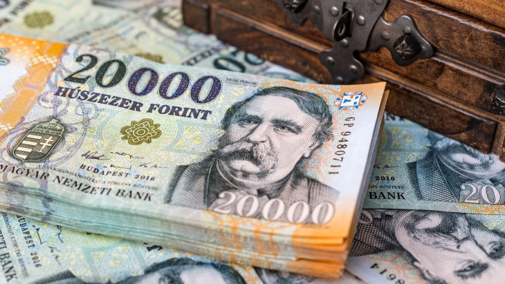 Ez is az új kormány miatt van: 14 éve nem történt ilyen a forinttal