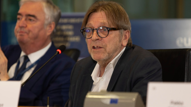 Eljárás indult a volt belga miniszterelnök ügyében