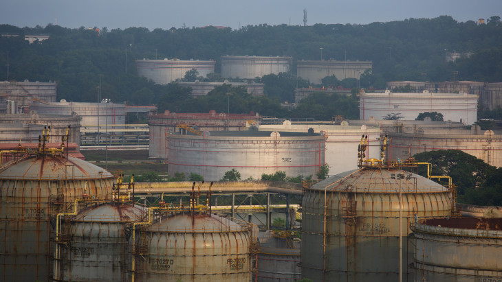 Mindössze két hétre elegendő olajtartaléka maradt a hatalmas országnak – vészhelyzetre készülnek