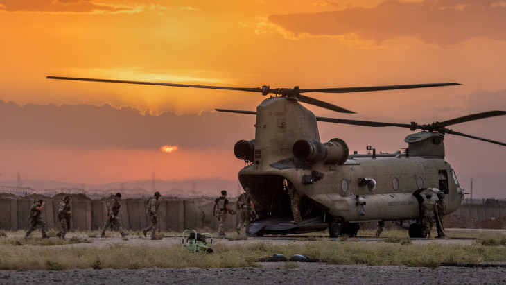 Történelmi fordulat: az utolsó katona is elhagyta a stratégiai fontosságú bázisokat, vége az amerikai missziónak