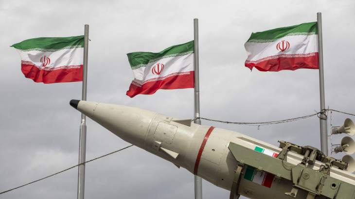 Irán fenyegetőzik: mindennél durvább támadás jön, háromszorozódni fog az olajár