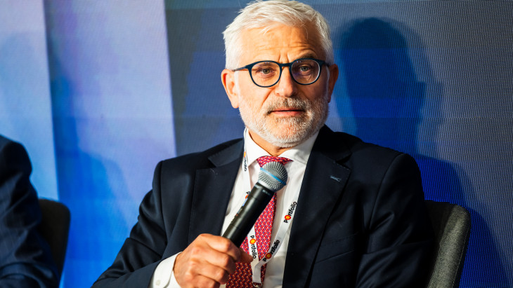 Erste-vezér: egy miniszter a szemembe mondta, hogy Magyarország ilyen, itt lejt a pálya