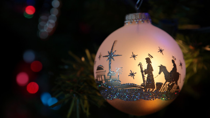 Munkaszüneti nap lehet december 24-e? Újra nekifutnak a népszavazásnak