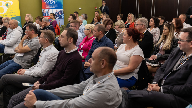 Pécsre kanyarodik vidéki konferencia-sorozatunk, ahol a KKV-k versenyképessége a tét