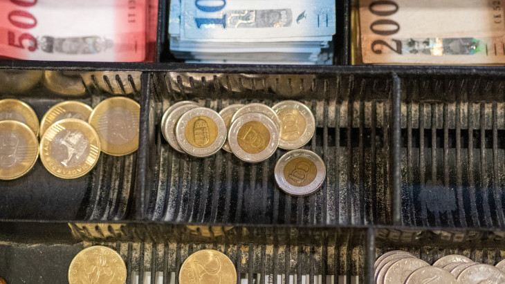 Megjött a figyelmeztetés, túlszaladt a forint - Most indulhat be a fordulat az árfolyamban