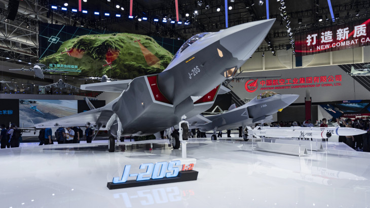 Kína átlépheti a vörös vonalat: olyan fegyvert adna Amerika ősellenségének, amitől Washingtonban is tartanak