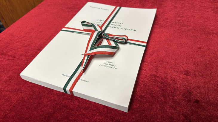 Jön az év vége, megkezdődött az állami pénzszórás