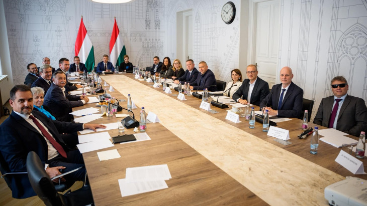 Véget ért a Tisza-kormány ülése, érkeznek az új bejelentések