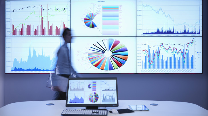 Kiütnék az S&P-t, a Moody's-t és a Fitchet a hitelminősítői piacon – rájuk rúgták az ajtót