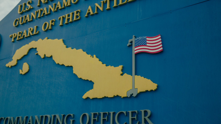 A fenyegetett sziget hadserege felkészült: bármikor jöhet a nagyhatalom támadása