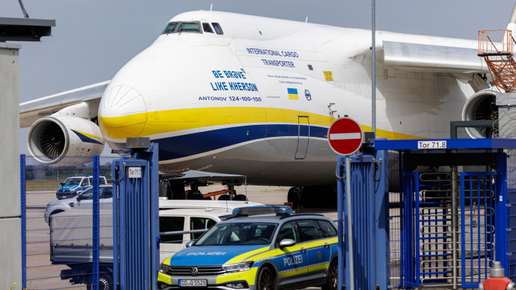 Valaki drónnal akart felrobbantani egy ukrán repülőgépet Németországban – Rendkívüli tanácskozást tartottak