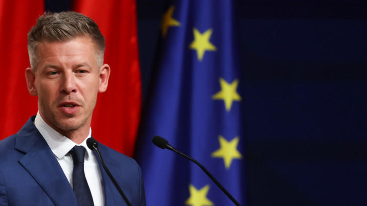 Nem költözik Magyar Péter a Karmelitába, bebiztosított egy helyet a Tisza, fontos vezetőkkel tárgyaltak a leendő kormánytagok