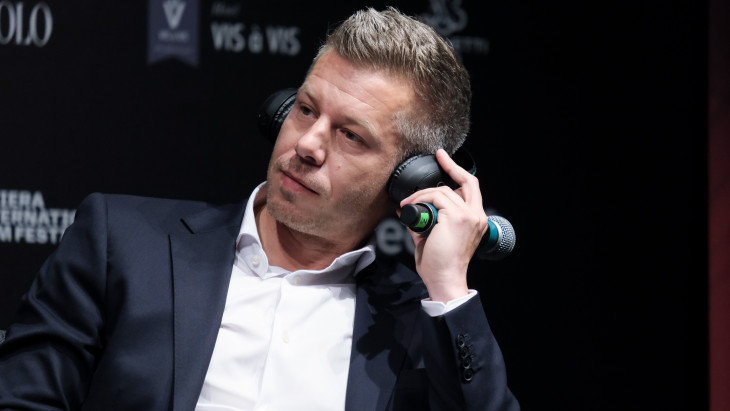 Választás 2026: Orbán Viktor a visszavonuláson gondolkodik, Magyar Péter külföldön tárgyal