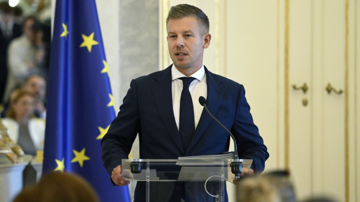 Üzent Magyar Péter: megkezdődött a titkos szavazás a leendő köztársasági elnökről
