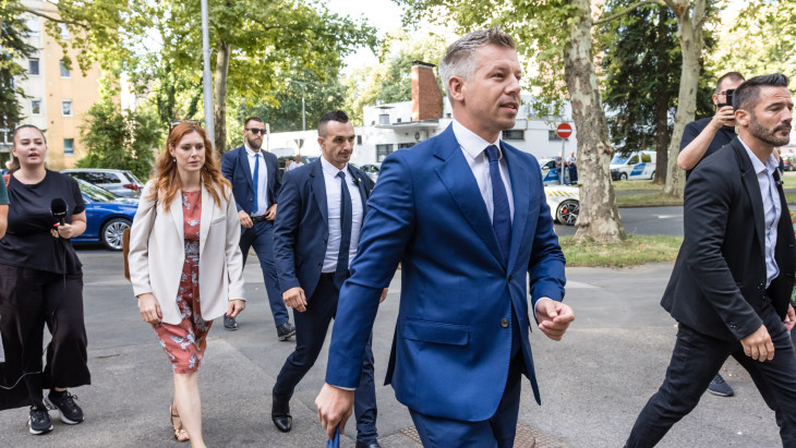 Tisza-kormány: Magyar Péter kitüntetné a paksi védekezés résztvevőit, vasútvillamos jöhet Borsodban