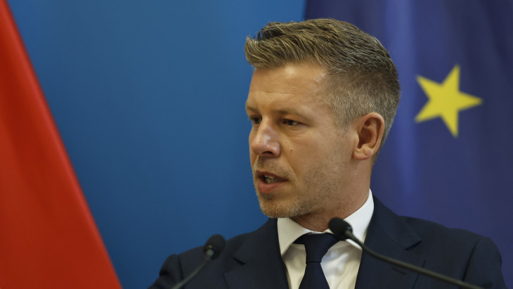 Magyar Péter rendkívüli sajtótájékoztatót tart