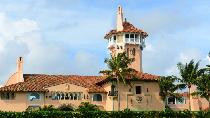 Lelőttek egy embert Donald Trump birtokán, puskával és benzines kannával próbált behatolni