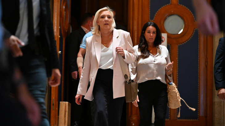 Le Pen bejelentette: indul a francia elnökválasztáson